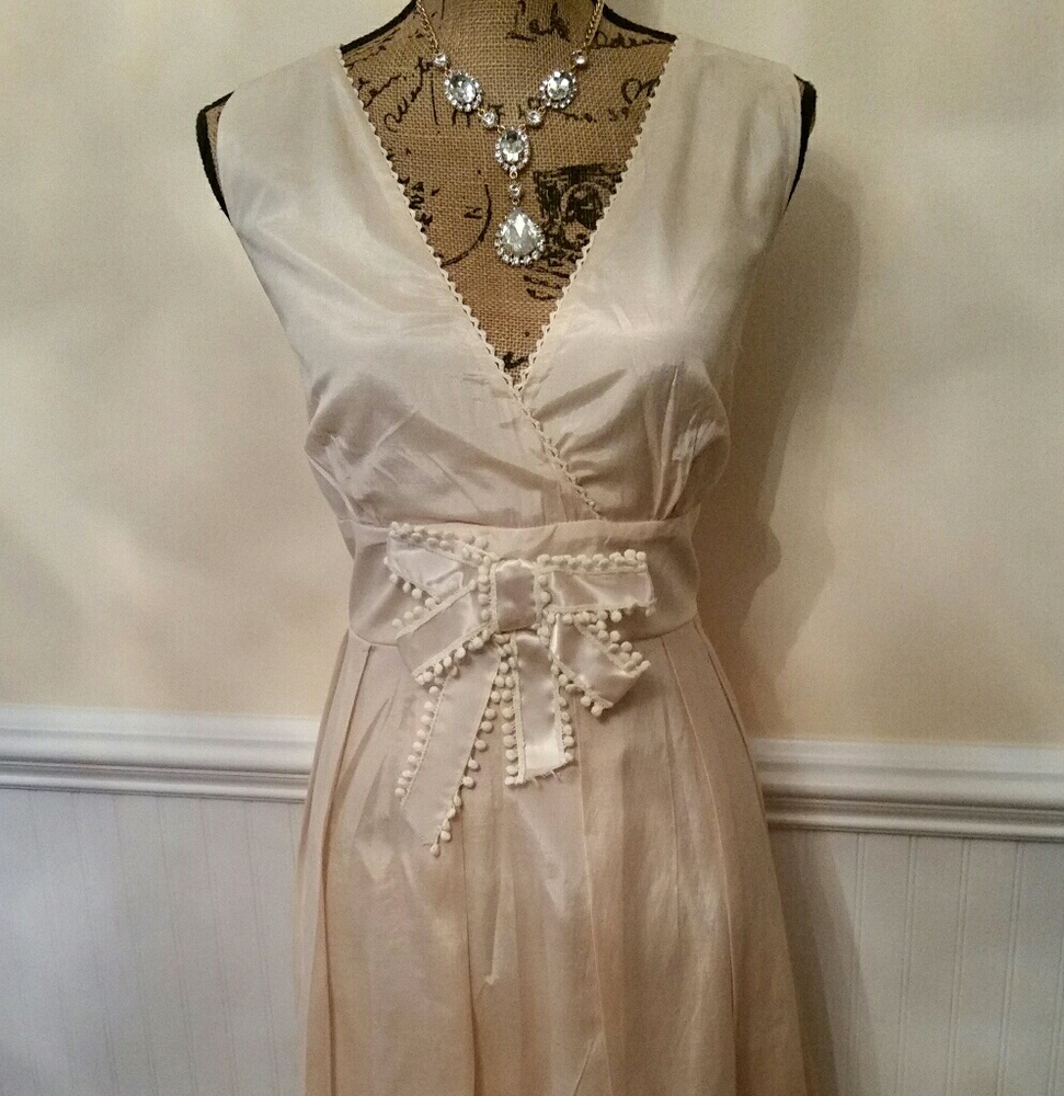 Cream lightweight polyester fashion dress